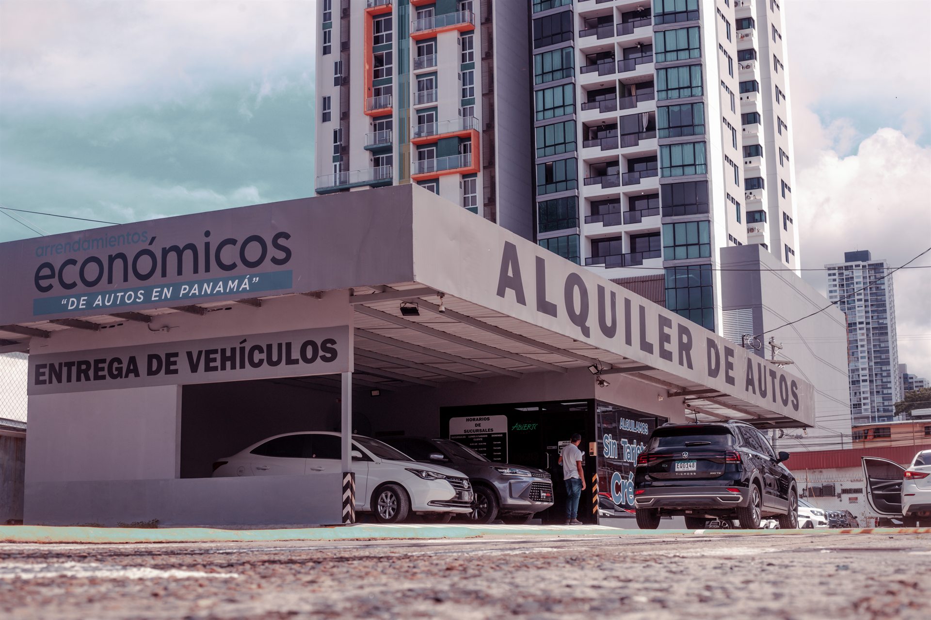 Sucursal de Arrendamientos Económicos para alquiler de autos en Panamá